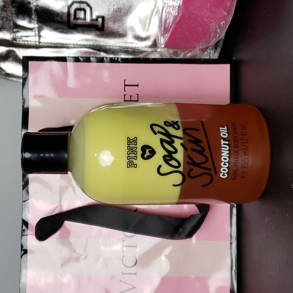 PINK by Victoria's Secret Bundle - Picture 4 of 5